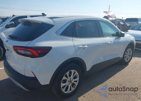 2023 Ford Escape Active z USA, uszkodzony, nr VIN 1FMCU0GN9PUA08521